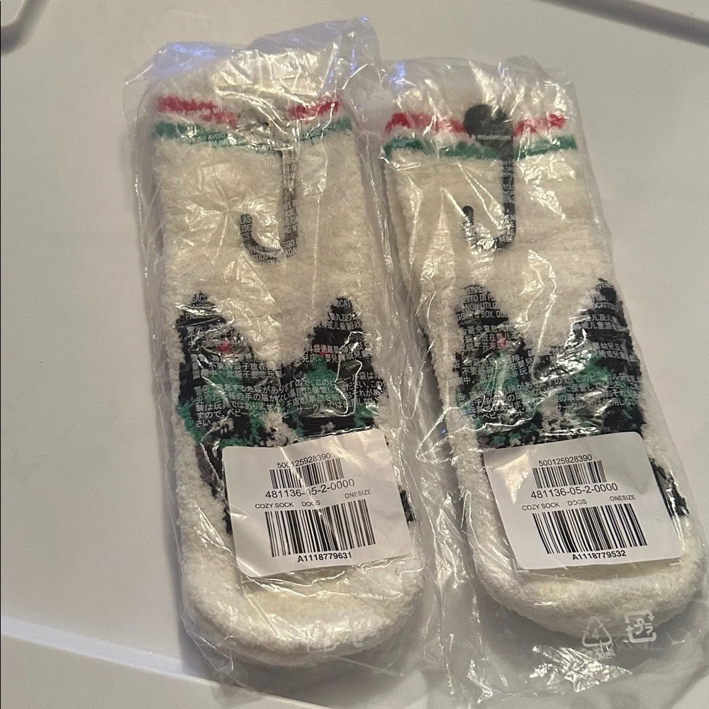 Old Navy White and Black Cozy Socks with Winter Design set of 2